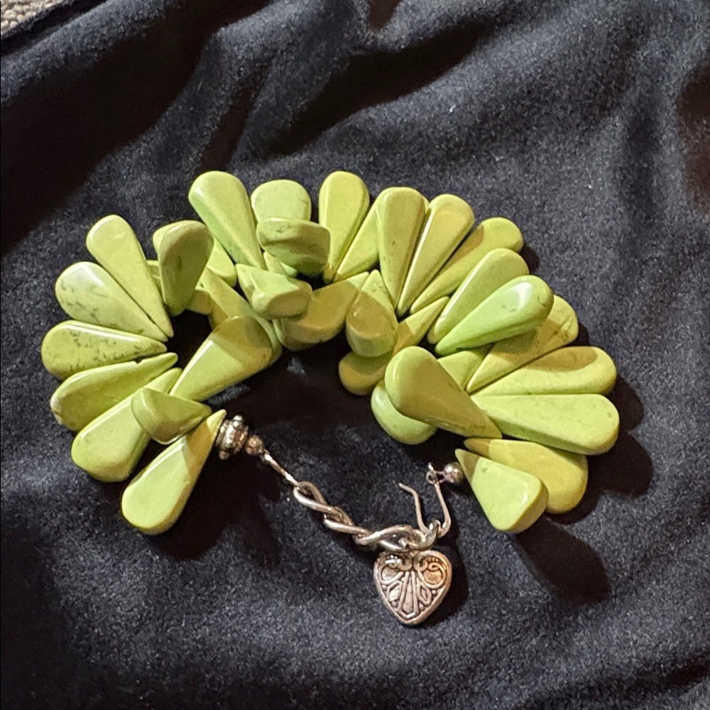Tear drop lime green smooth beaded Bracelet 5.5-6.5” Super Chic and Sassy